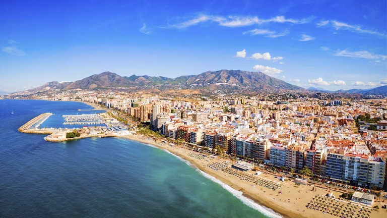 Tours & Must-Visit Places